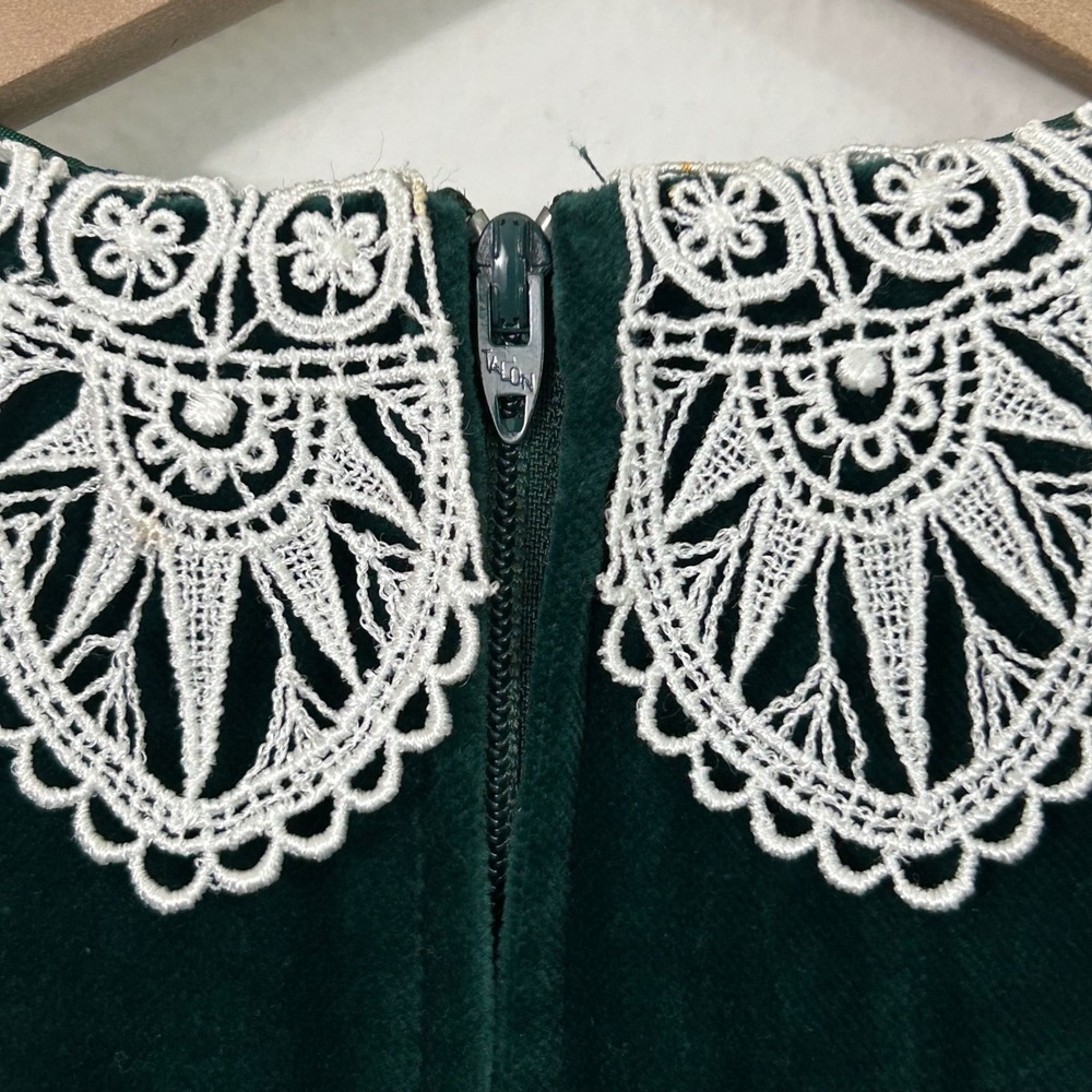 VTG Raul Blanco Girls Dress Victorian Cottagecore Green Velvet Lace Sash Size 10 - Picture 6 of 15